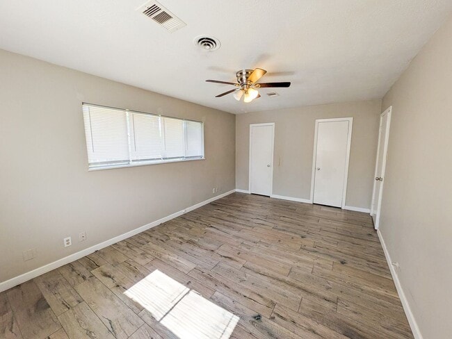 Building Photo - 2109 Coronado Pl
