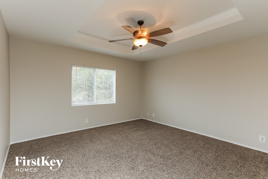 Building Photo - 111 Quince Flower