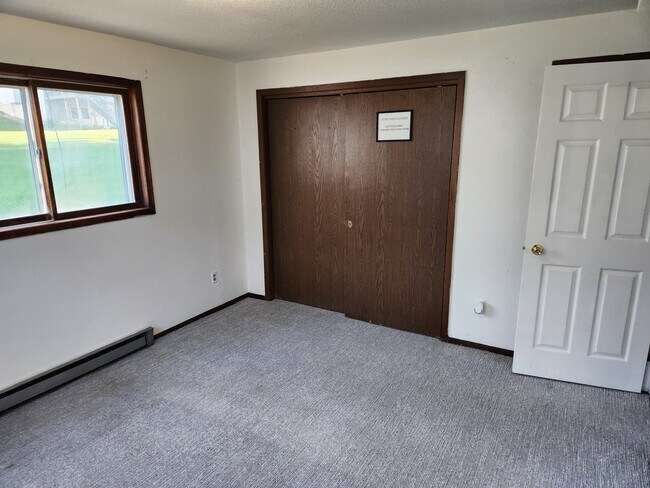 Building Photo - 1022 Higby Dr