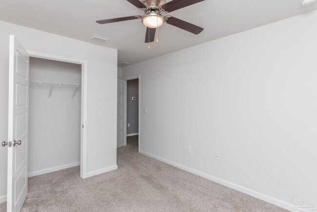 Building Photo - 5720 Blackhorse Cir