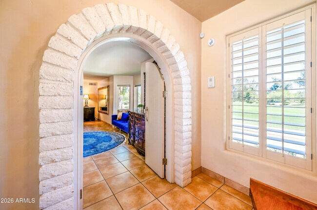 Building Photo - 7156 Oakmont Dr
