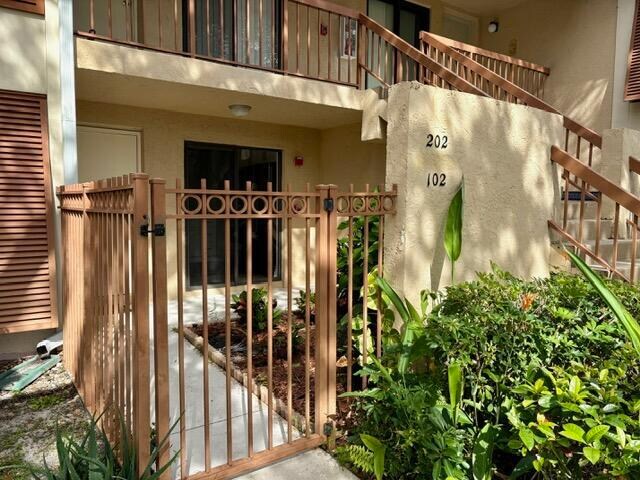 Building Photo - 3939 NE 5th Ave