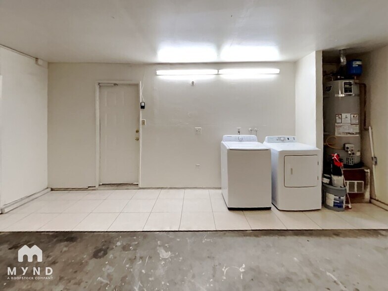 Building Photo - 8055 Wagon Trail Way