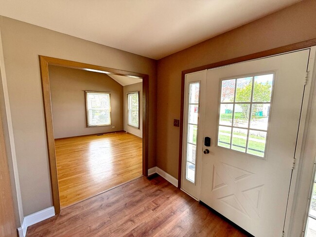 Building Photo - 1013 Pear Tree Ln