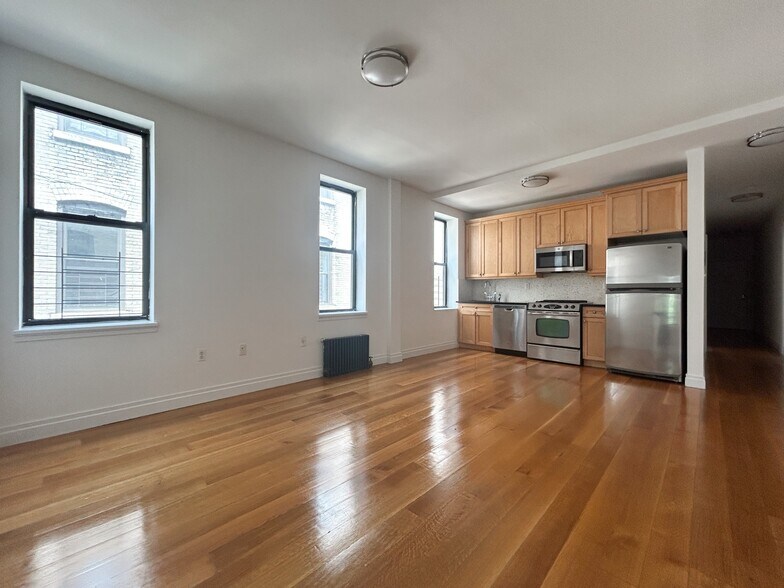 Primary Photo - 609 W 137th St