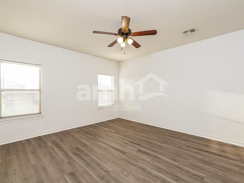 Building Photo - 4800 Limestone Dr