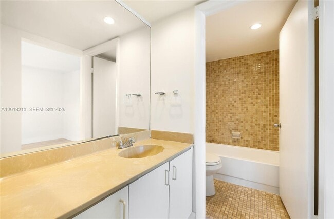 Building Photo - 10825 SW 112th Ave