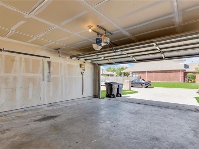 Building Photo - 1101 Roping Reins Way