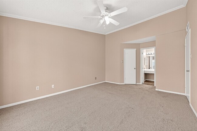 Building Photo - 3600 Jeanetta St