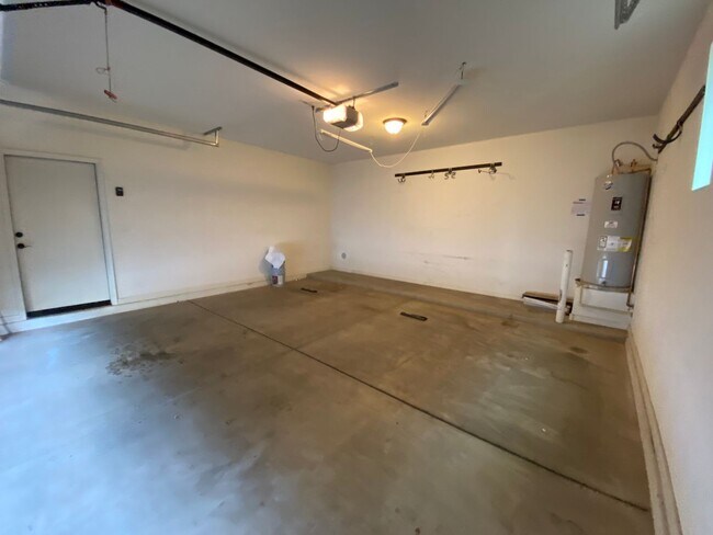 Building Photo - Fincher Fields Home: