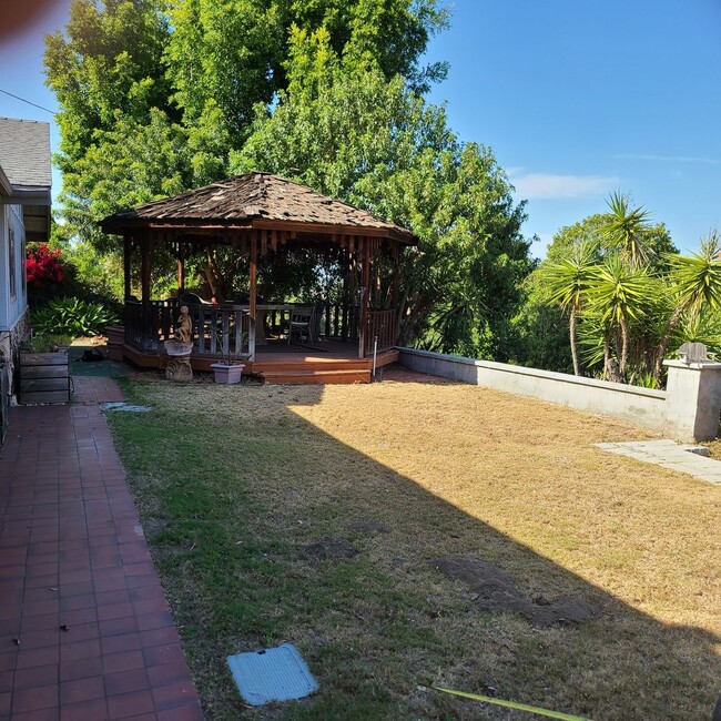 Building Photo - Charming 3BD/2BA Single Family Home in the...