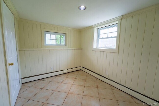 Building Photo - 5 Idlewild Dr