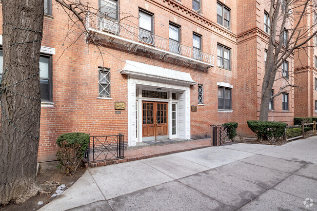 Building Photo - The Westleigh House