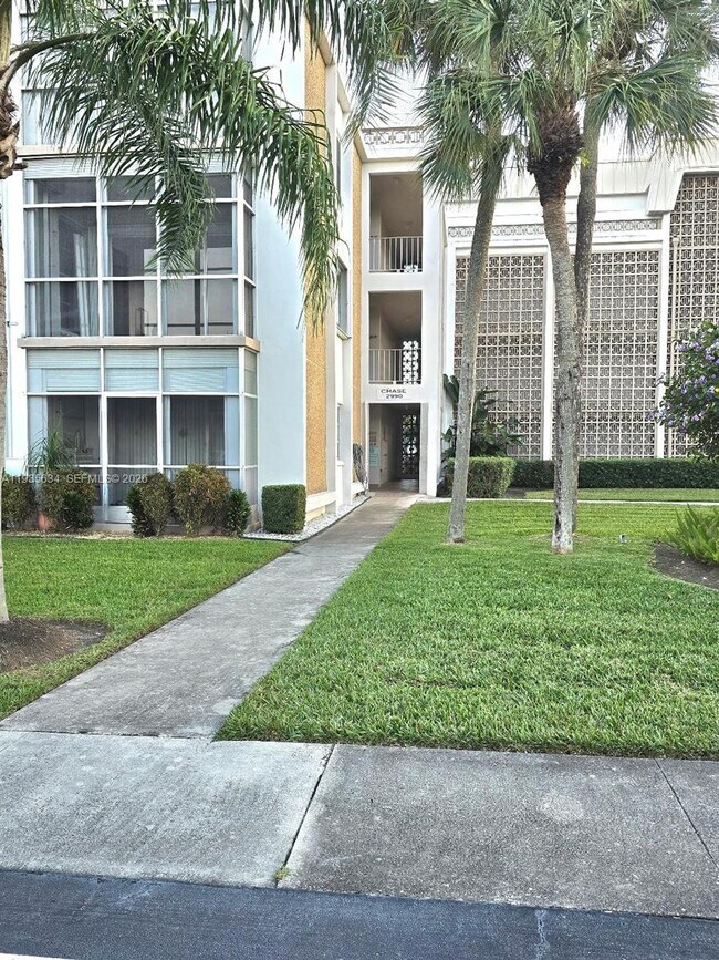 Building Photo - 2990 NE 16th Ave