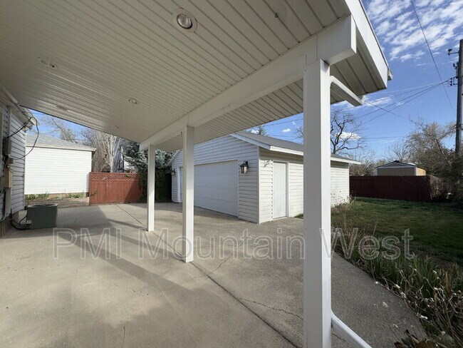 Building Photo - 1878 E Stratford Ave