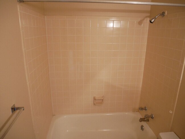 Building Photo - 7612 Clover Hill Dr