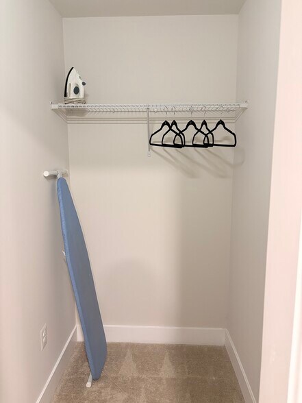 Building Photo - 4420 Shakespeare Cir