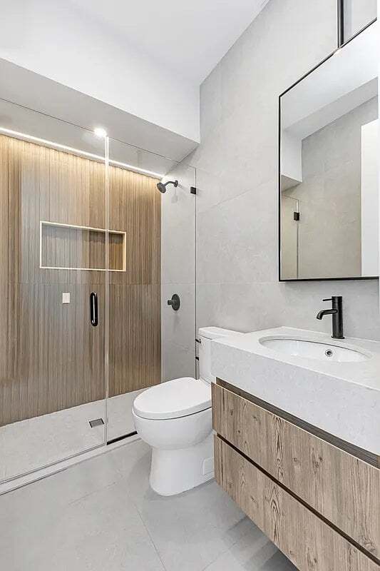 Building Photo - 313 E 17th St