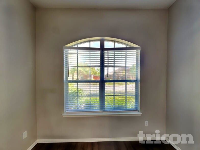 Building Photo - 630 Azalea Dr