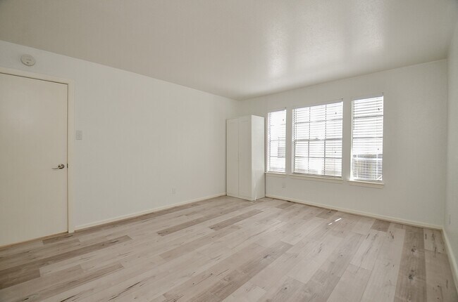 Building Photo - 2333 Bering Dr