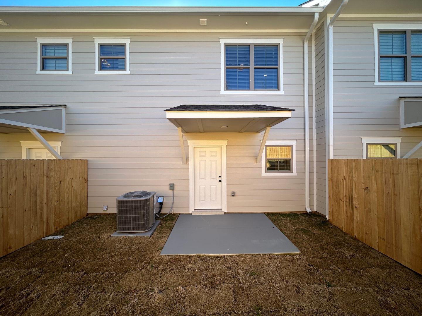 Building Photo - Brand New Townhome off Wire Rd, Close to Vet School and City Soccer Complex