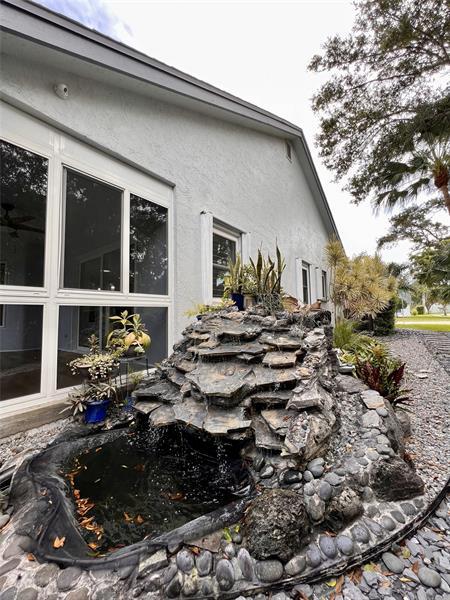 Building Photo - 720 Birdie Ct