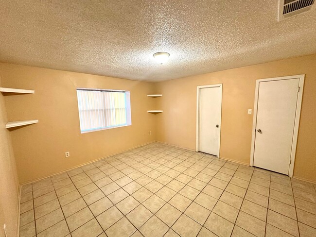 Building Photo - Update 4 bedroom 2 bath in Killeen TX