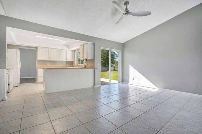 Building Photo - 111 Colyer Dr