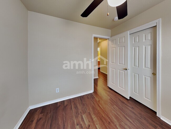 Building Photo - 1914 Cambridge St