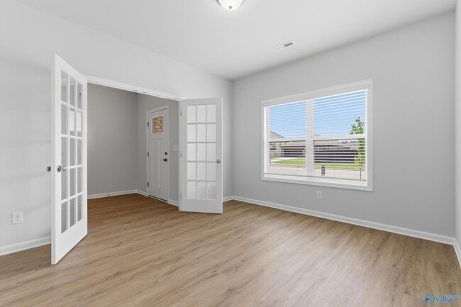 Building Photo - 117 Speck Cir