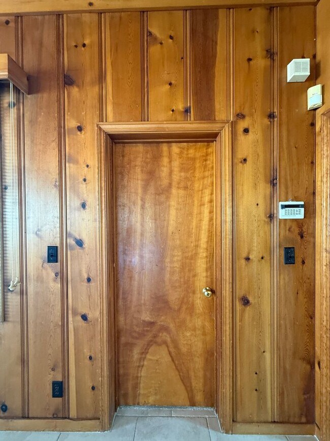 Building Photo - 161 Palm Ct Dr