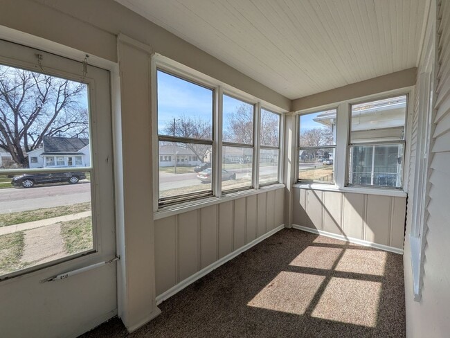 Building Photo - 2 Bedroom Home near Fairgrounds!