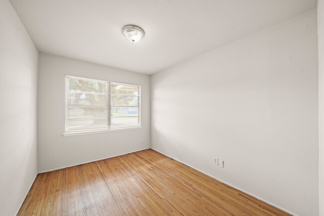 Building Photo - 3301 Earl St