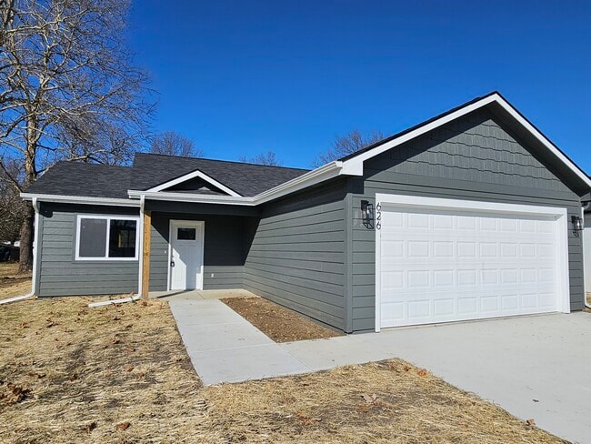 Building Photo - 626 Prospect St