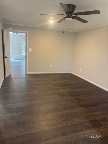 Building Photo - 7215 Holly Hill Dr