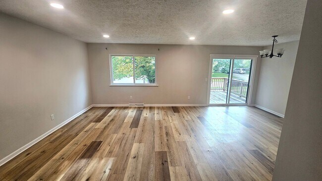 Building Photo - 1817-1819 Sawmill Pl Mansfield OH 44904
