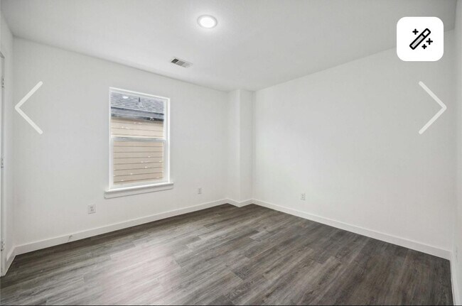 Building Photo - 2312 Wavell St
