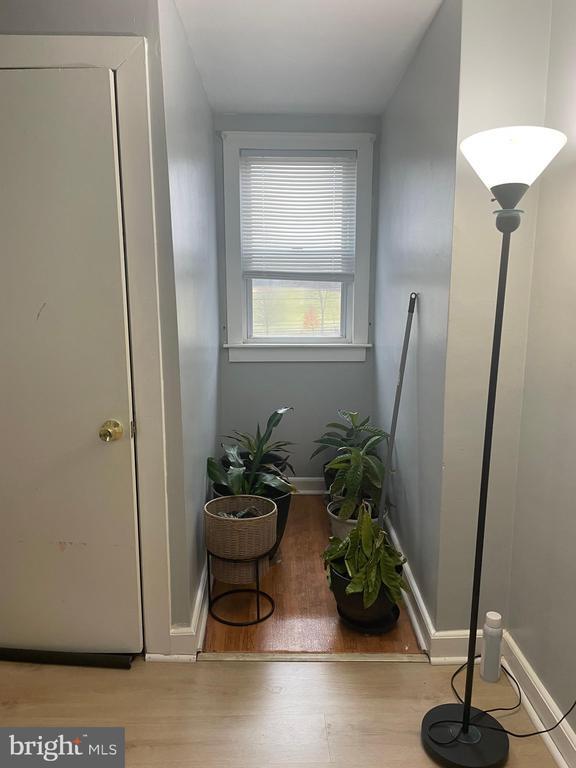 Building Photo - 695 W Kings Hwy