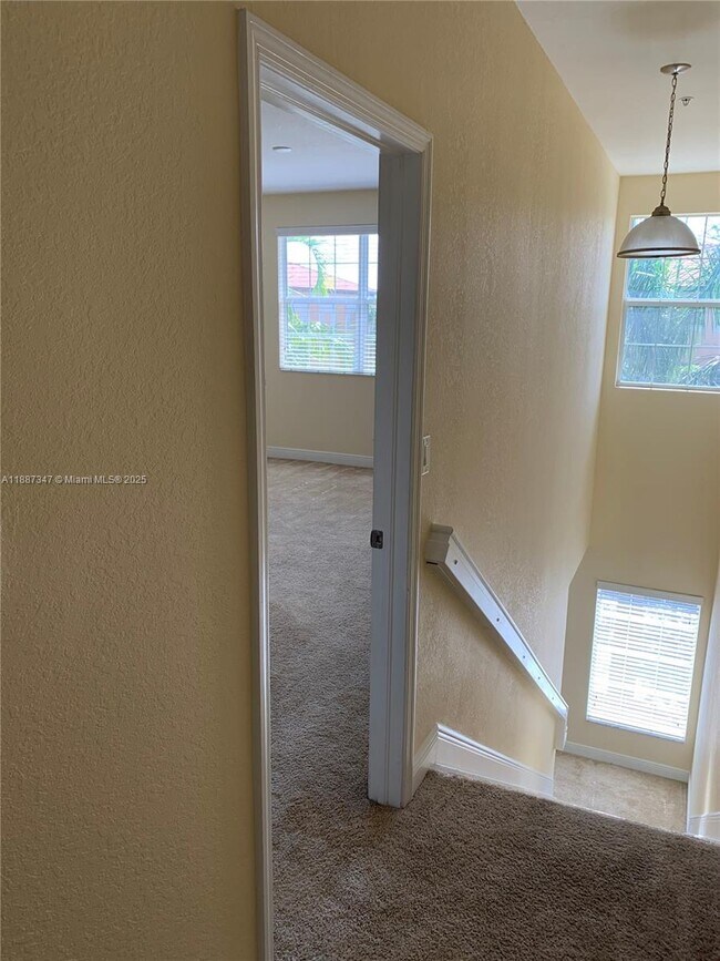 Building Photo - 1044 SW 147th Ave