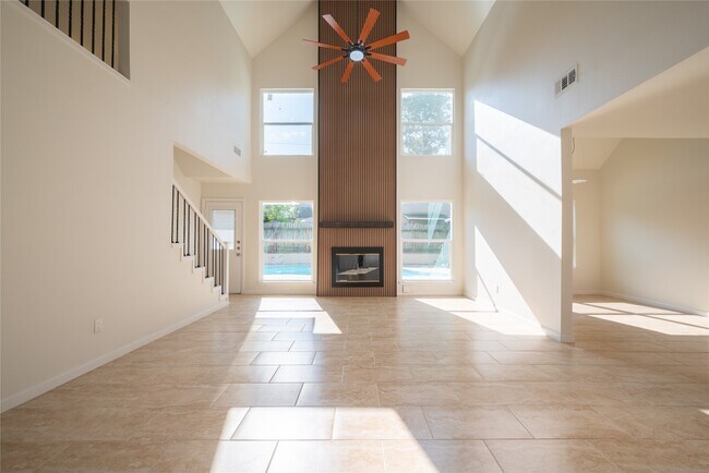 Building Photo - 1923 Big Horn Dr