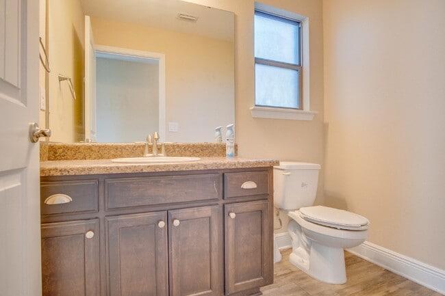 Building Photo - Modern 4BR/3BA Home Near NAS Pensacola – $500 Off Deposit for Qualified Active Duty Military – Pr...