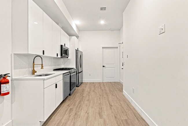 Building Photo - 234 Webster Ave