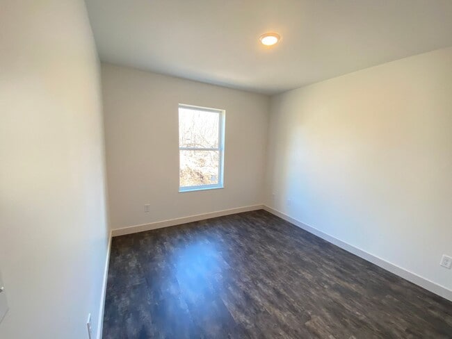 Building Photo - AVAILABLE JUNE - New Construction 3 Bed, 2 Bath Home....Perfect Location!