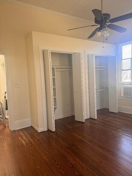 Main Bedroom - 210 W Oak St