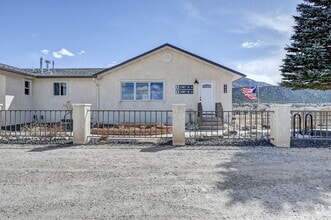 Building Photo - Affordable Luxury 2b/1b in Salida — Utilit...