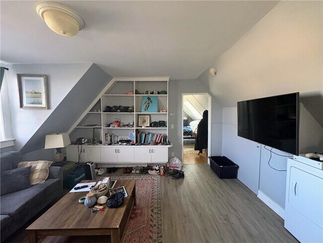 Building Photo - 438 Wolcott Ave