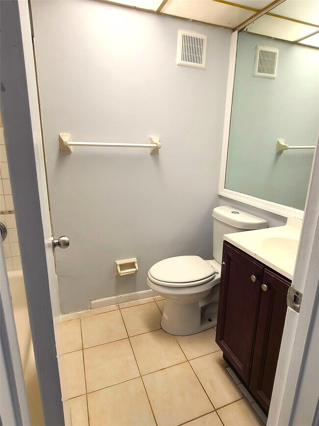 Building Photo - 3262 NW 104th Ave