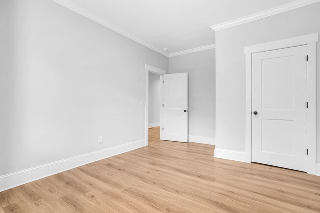 Building Photo - 108 Averill St