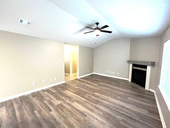 Building Photo - Nice 3 bedroom 2 bathroom Cabot, Arkansas Home