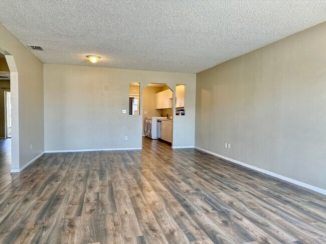 Building Photo - 350 Winter Ridge Blvd